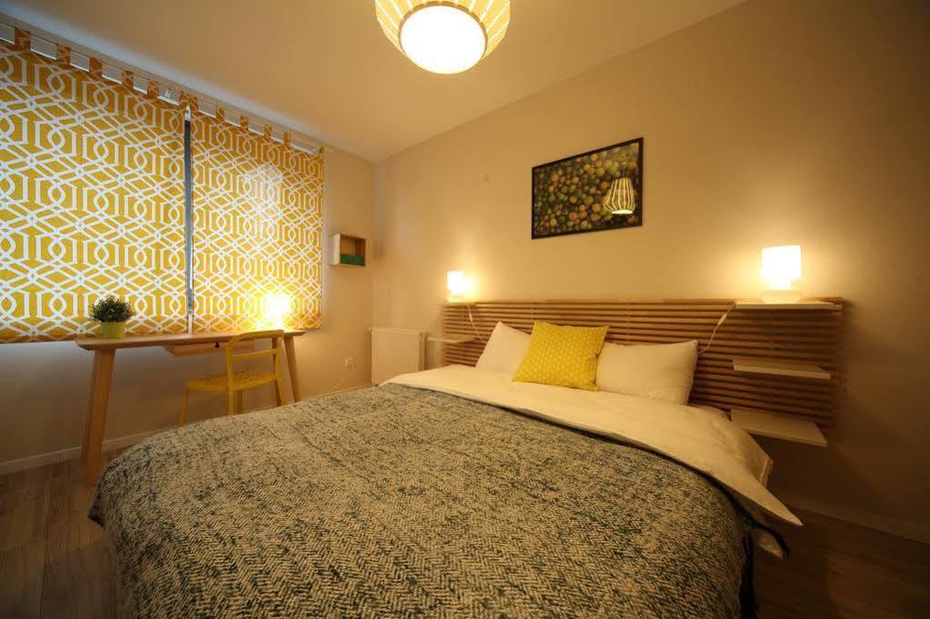 Old Town Friendhouse Apartments Krakow Bagian luar foto